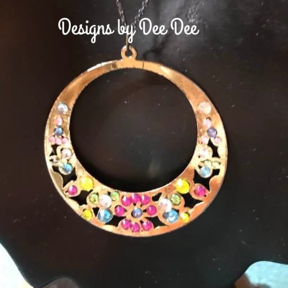 Designs by Dee Dee Jewelry - Silver Tone Handset Rhinestone Pendant Necklace